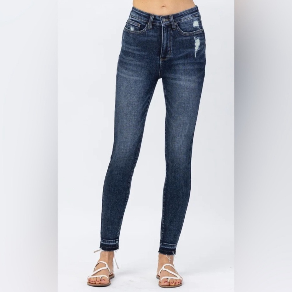 Judy Blue Dark Wash Frayed Hem Ankle Jeans